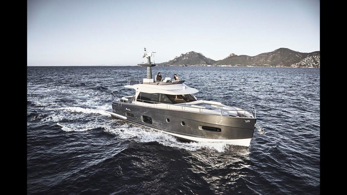 Яхта Азимут Магеллан