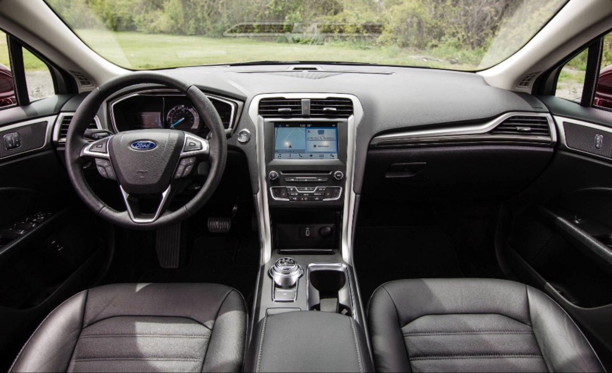 Форд Фьюжн 2018 салон