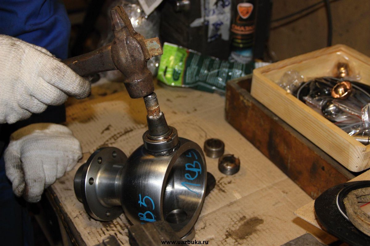 Шкворня УАЗ 390995