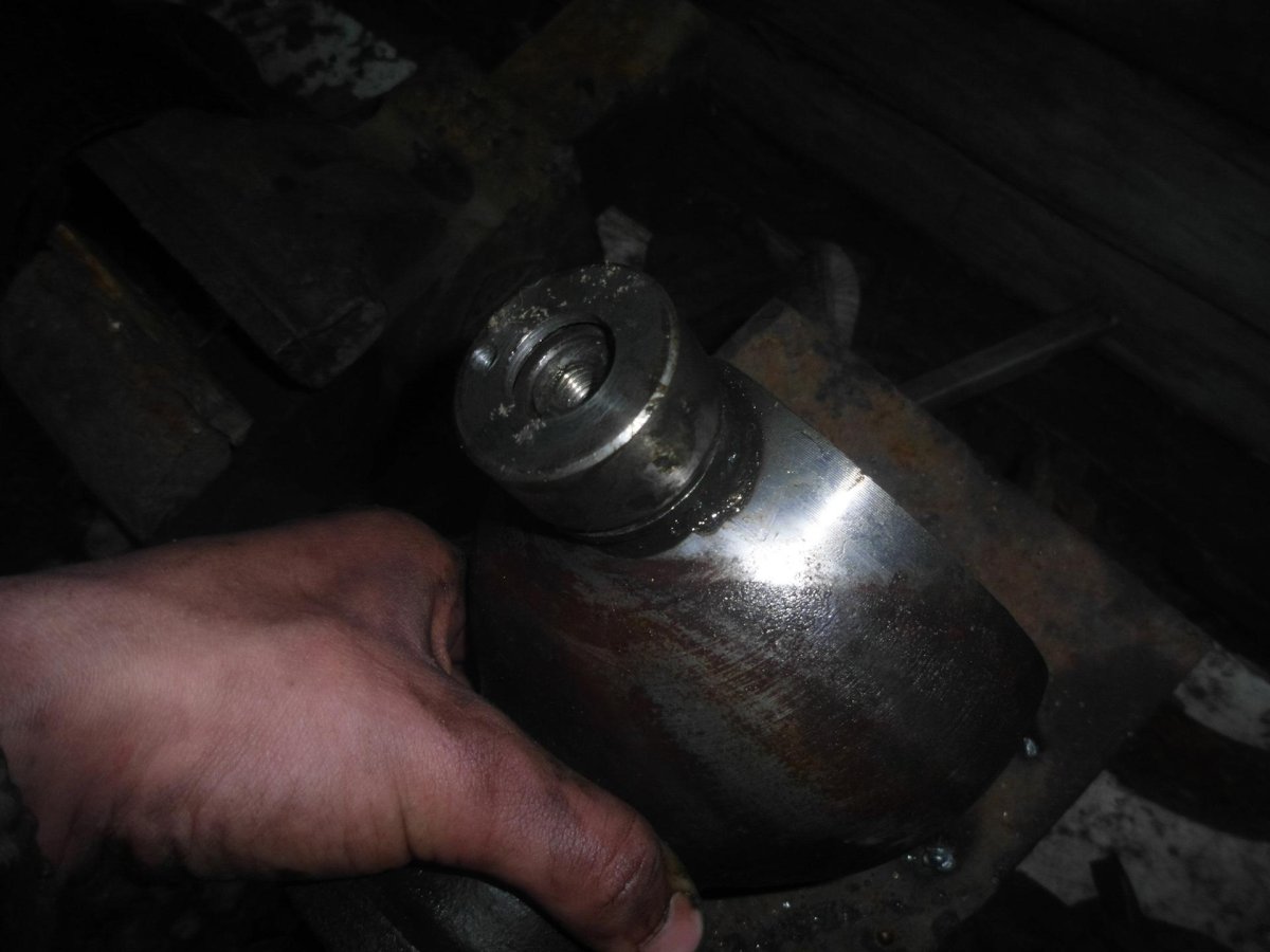 Регулированная шкворня УАЗ 469