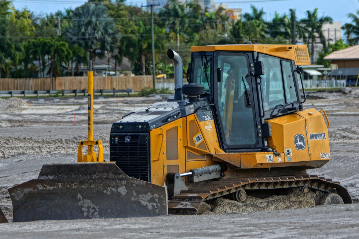 Бульдозер Джон Дир 750