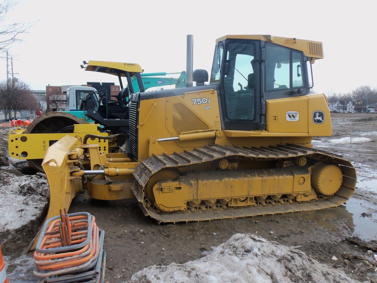 Бульдозер 750j John Deere