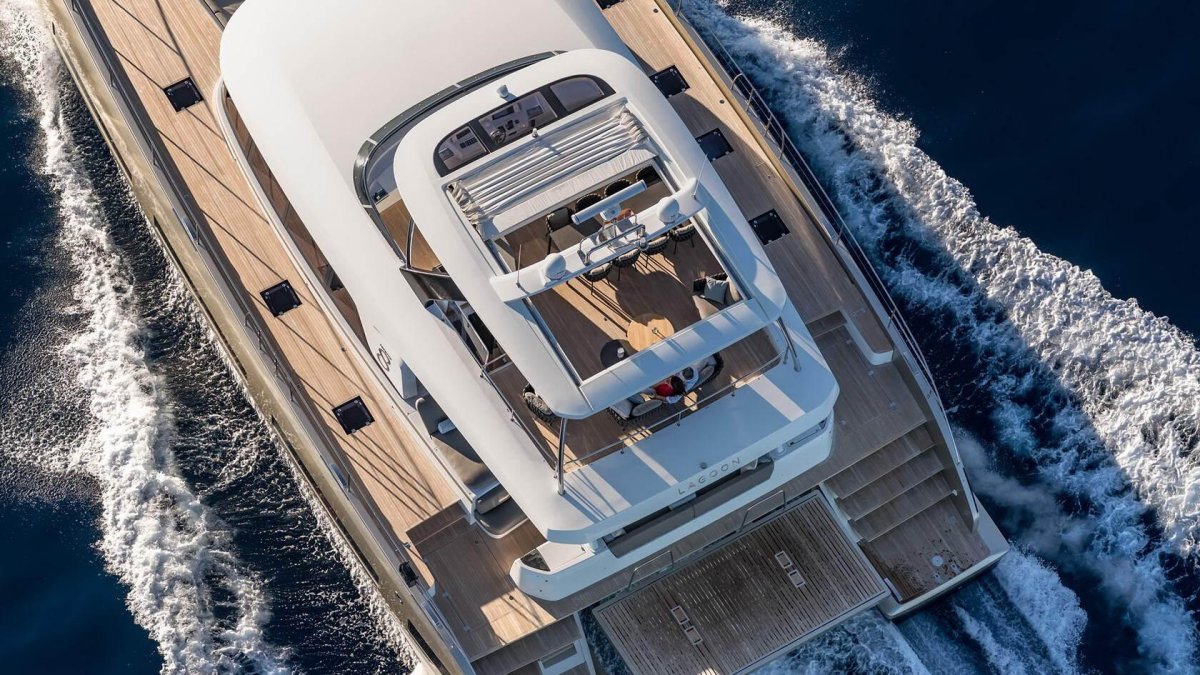 Lagoon 8 катамаран