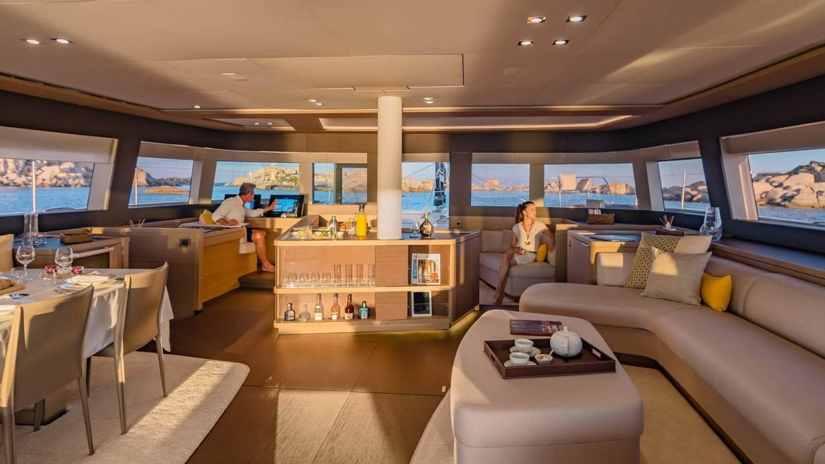 Катамаран Лагуна 77