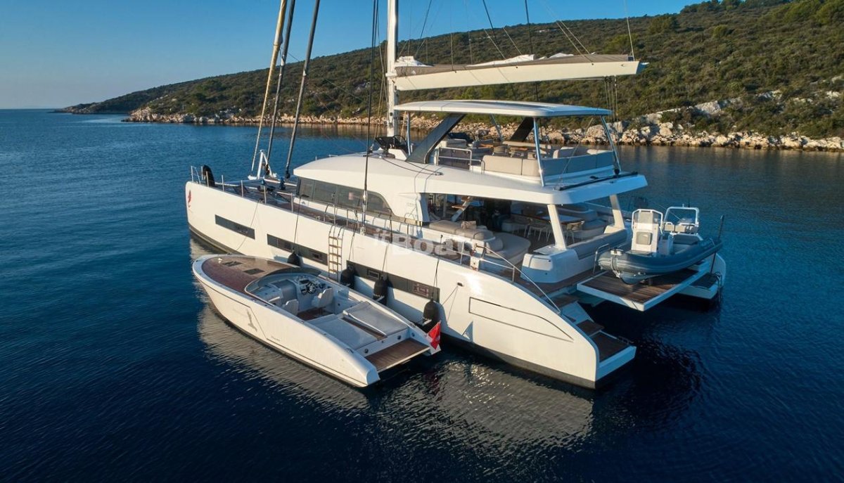 Катамаран Лагуна 77