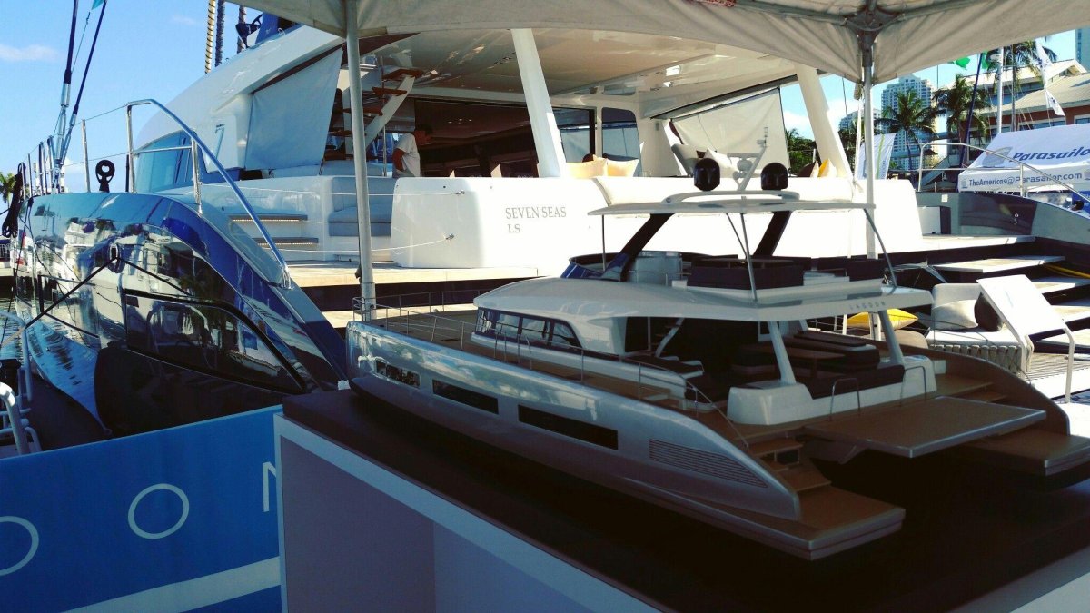 Катамаран Seventy 7