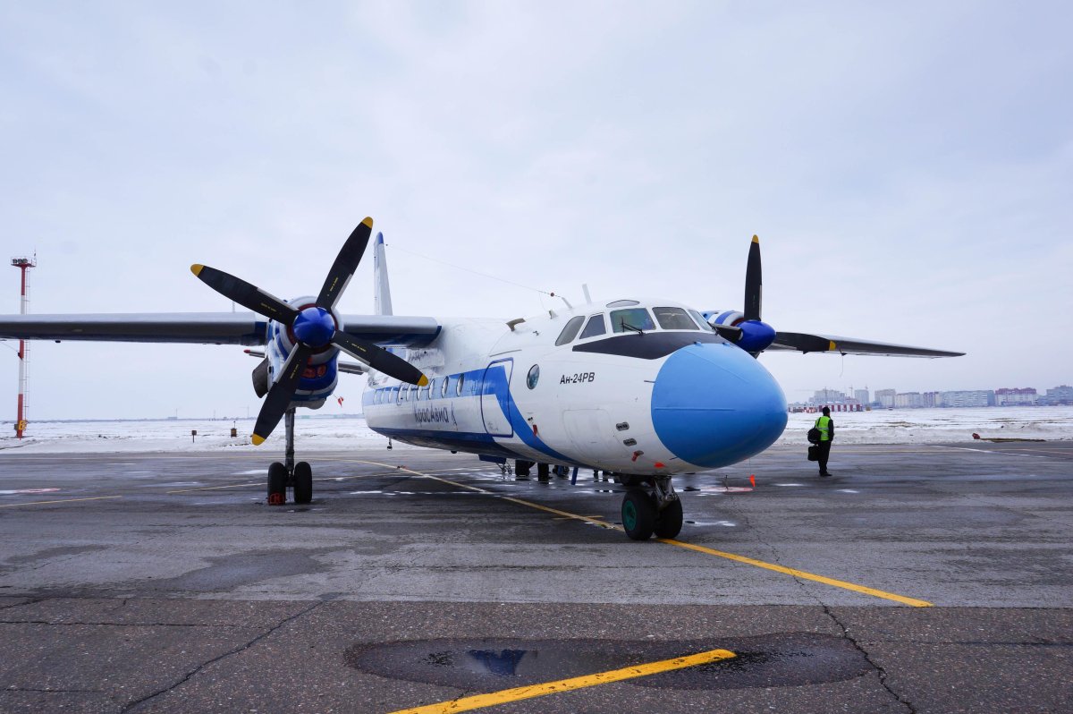 АН-24 пассажирский самолёт