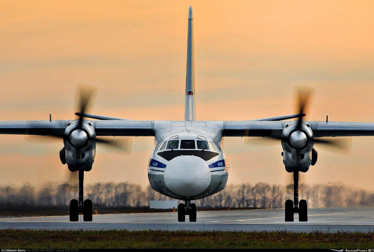 Самолет АН 24