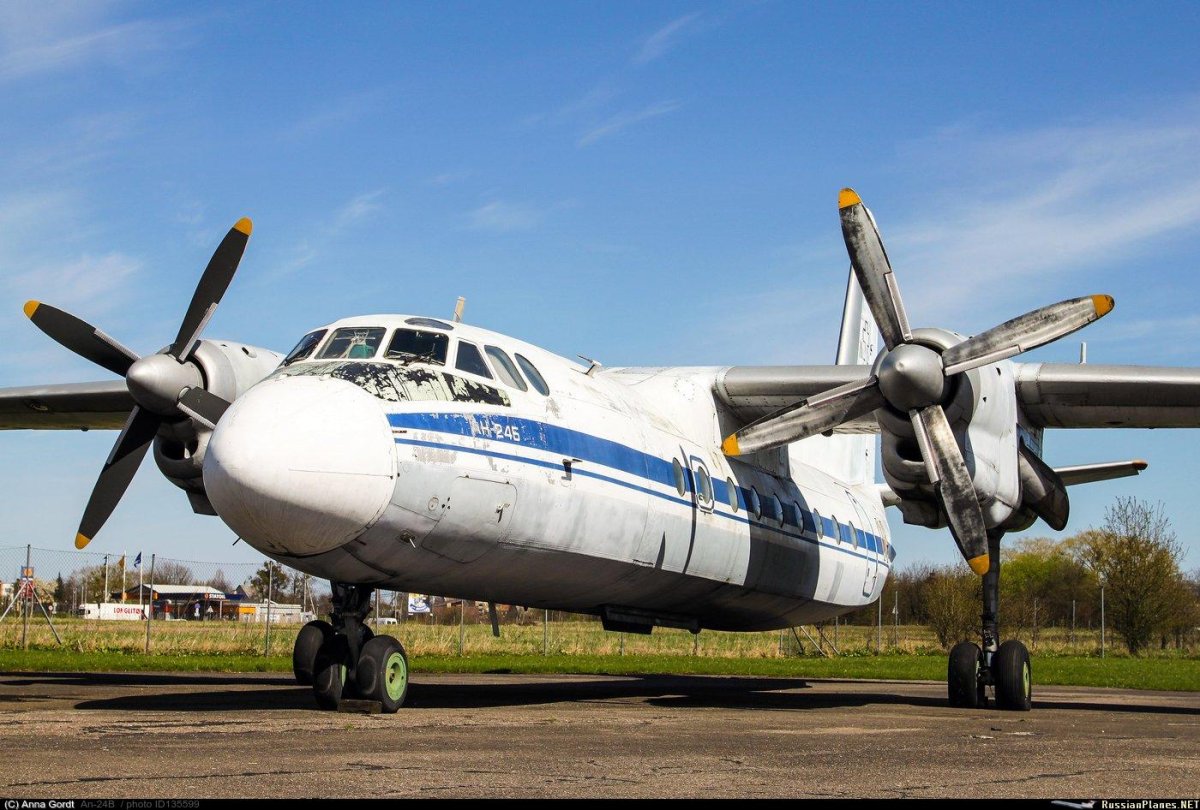 Антонов АН-24