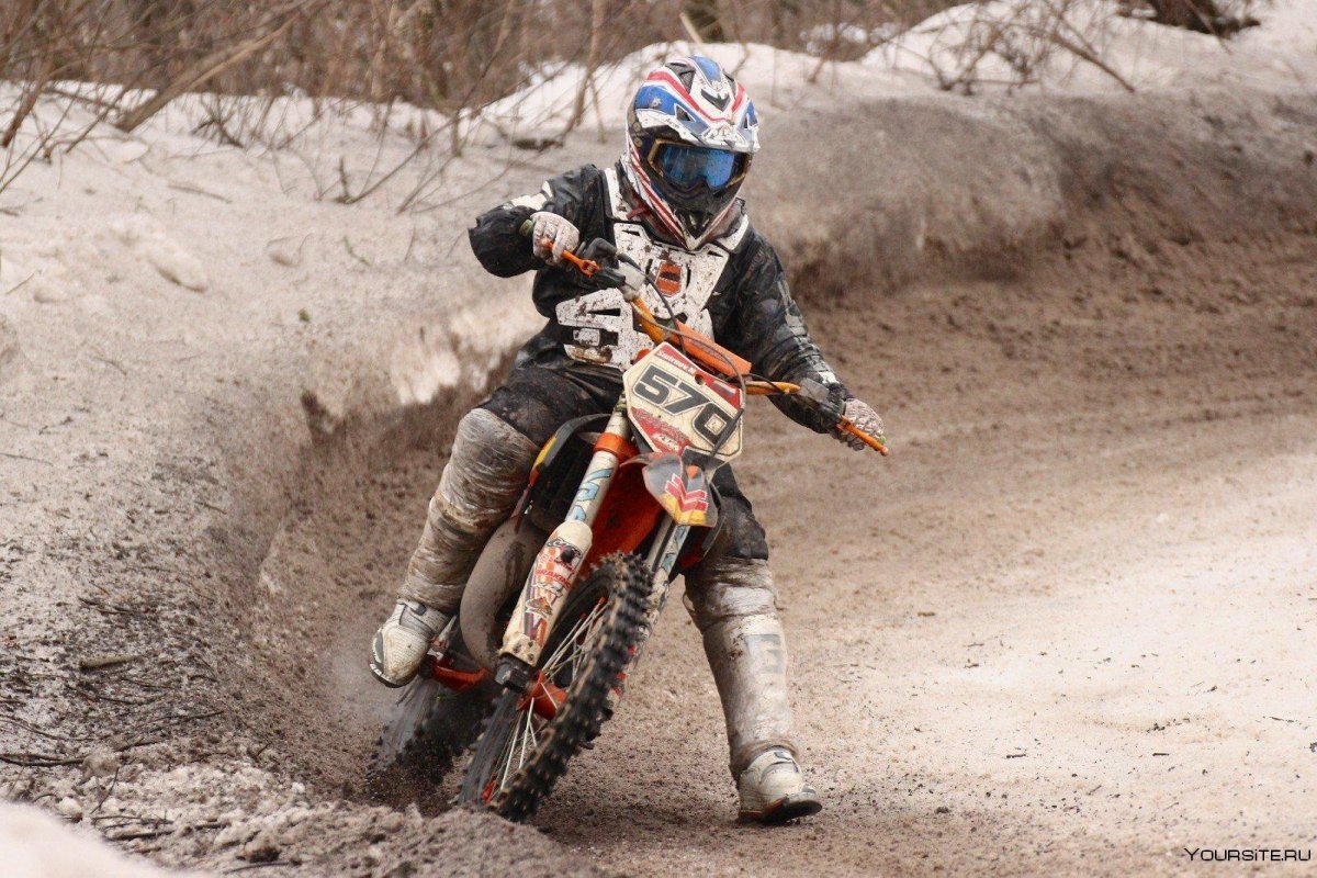 Зимний мотокросс