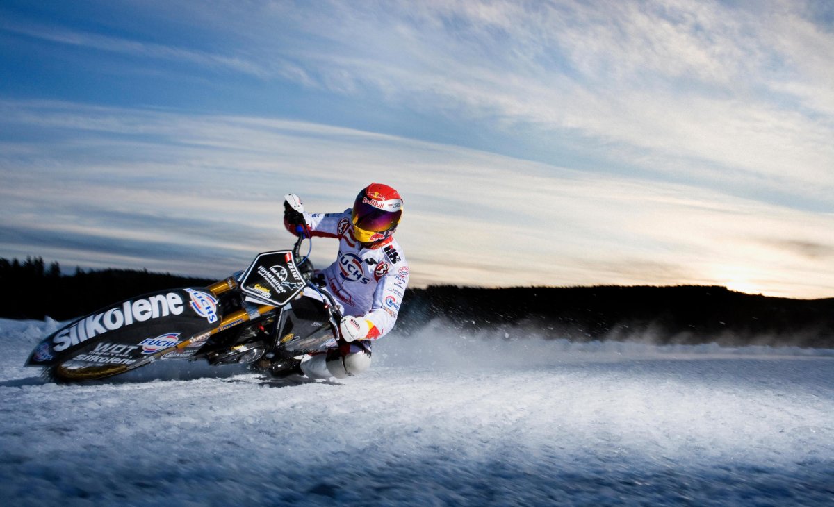 Зимние мотогонки