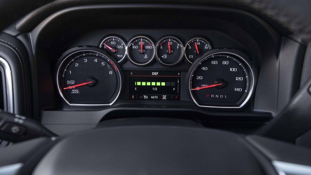 Панель приборов Шевроле Сильверадо