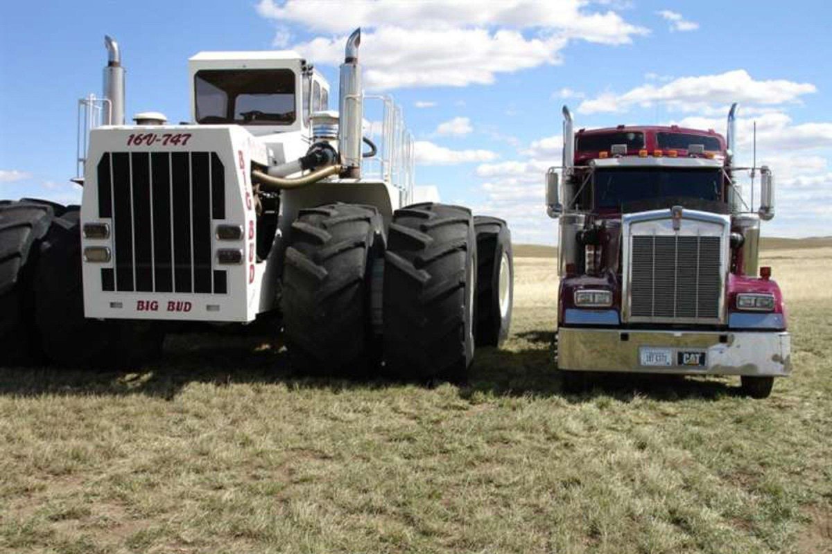 Трактор big Bud