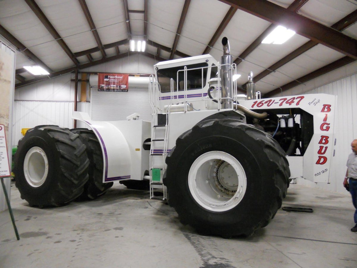 Трактор Биг БАД 950