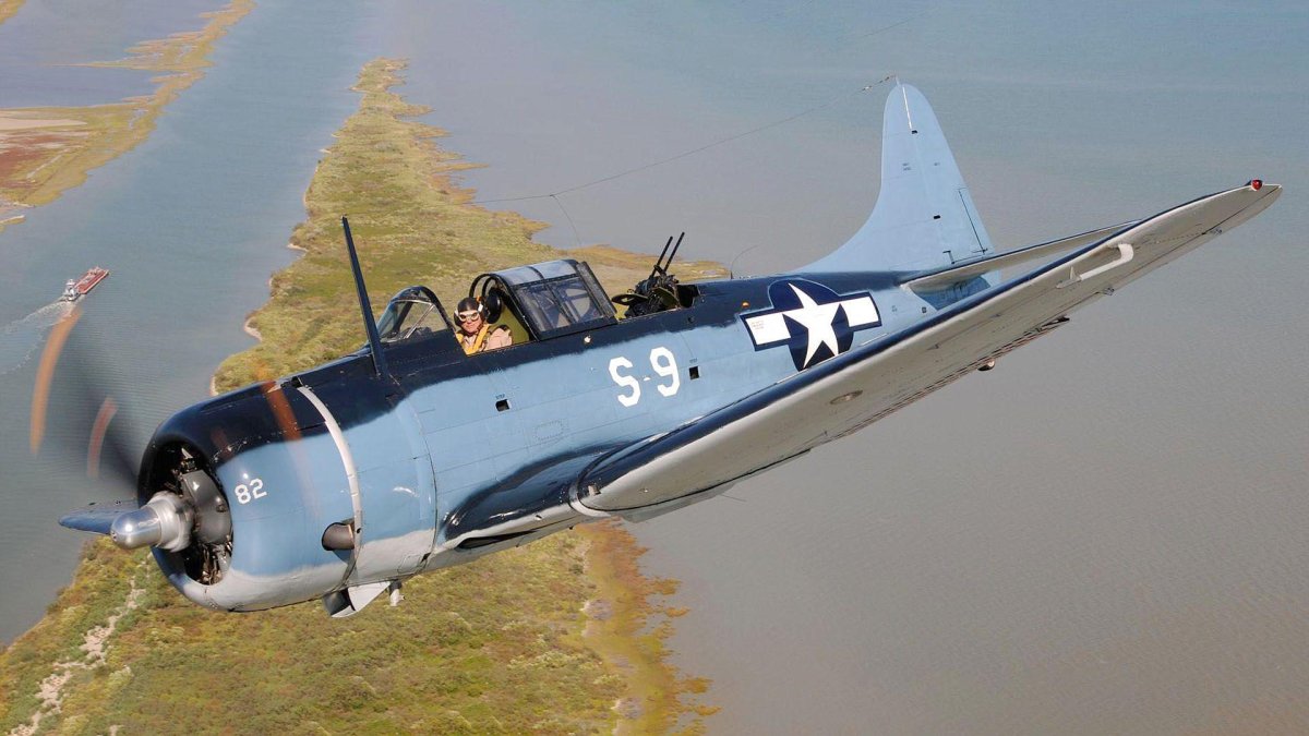 Самолет Дуглас Даунтлесс