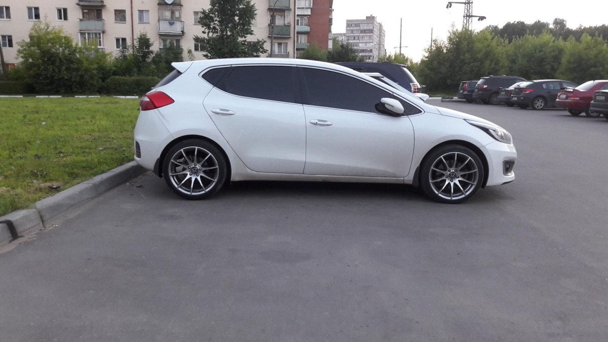 Киа СИД r17