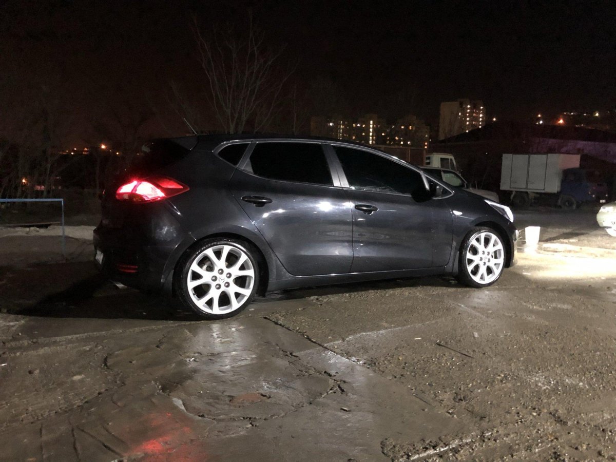 Kia Ceed 2 r18