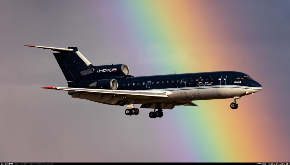 Самолёт ra-42445