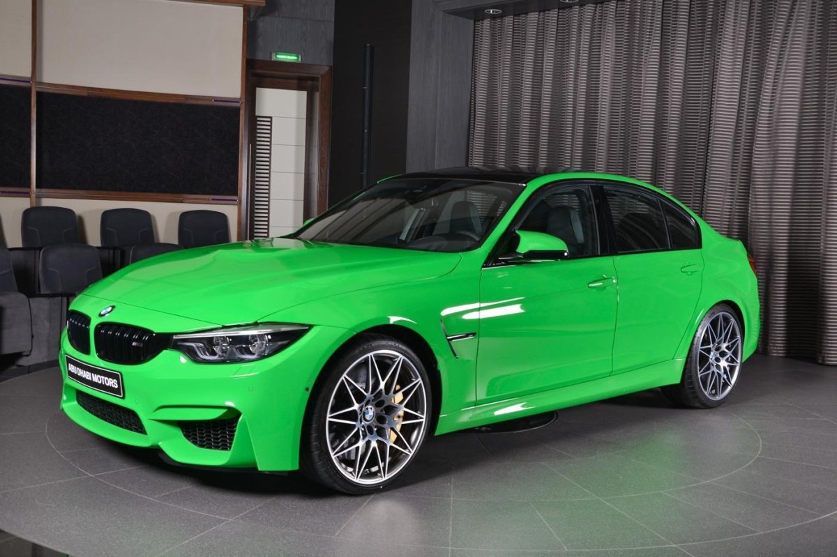 BMW m4 2023 зеленая