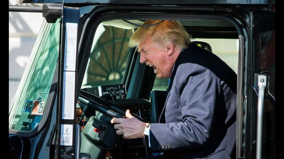 Трамп за рулем грузовика