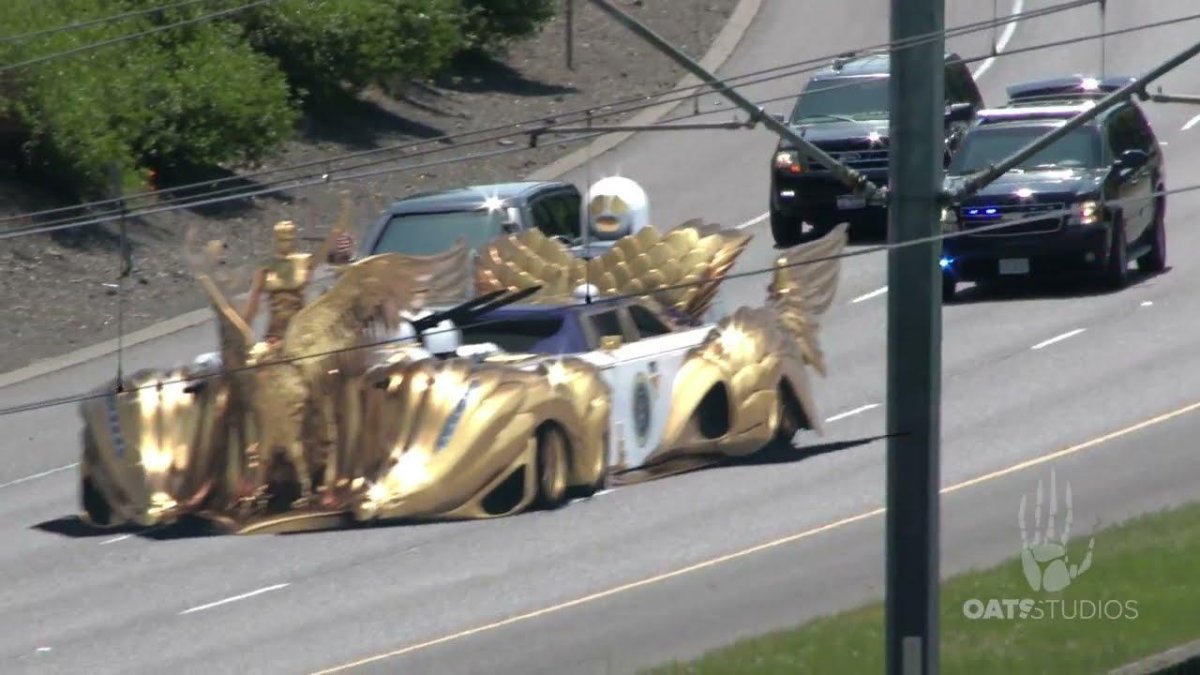 Машина президента Туркменистана Золотая кортеж