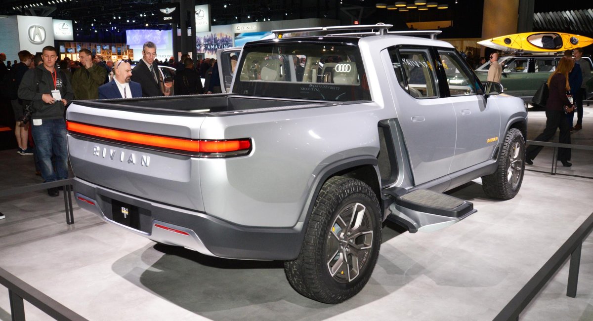 Электрический Rivian r1t