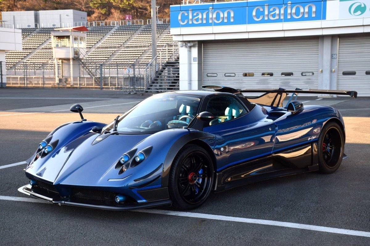 Машина Pagani Zonda