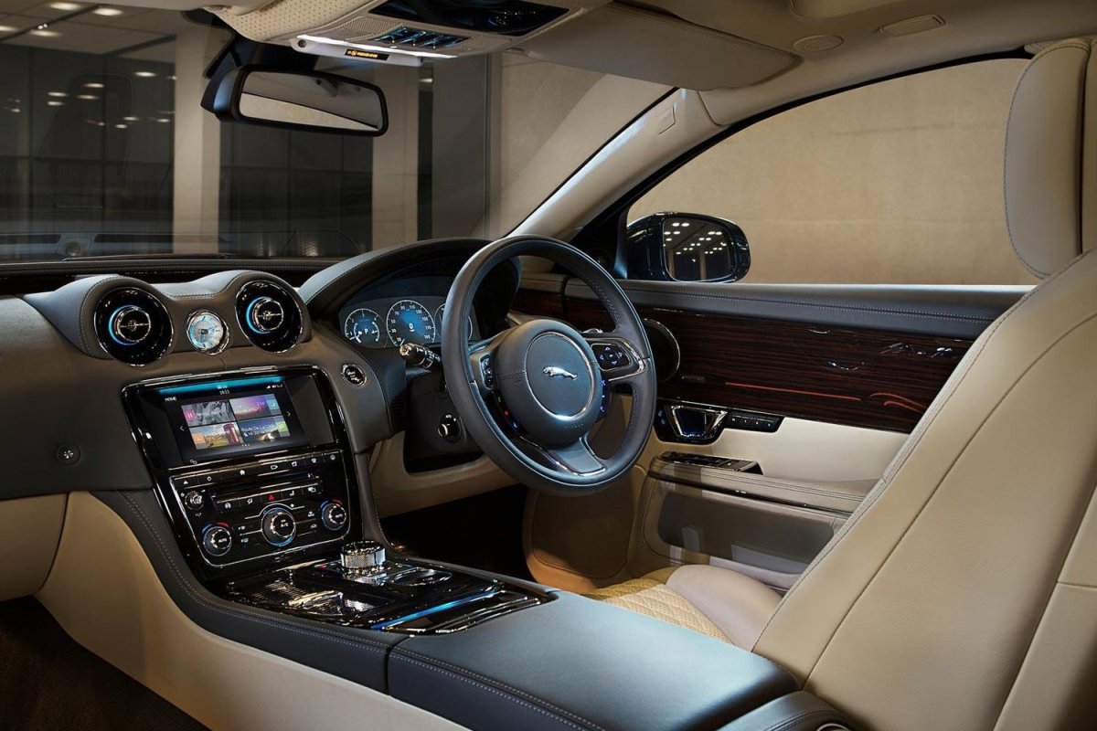 Ягуар XJ 2017 салон