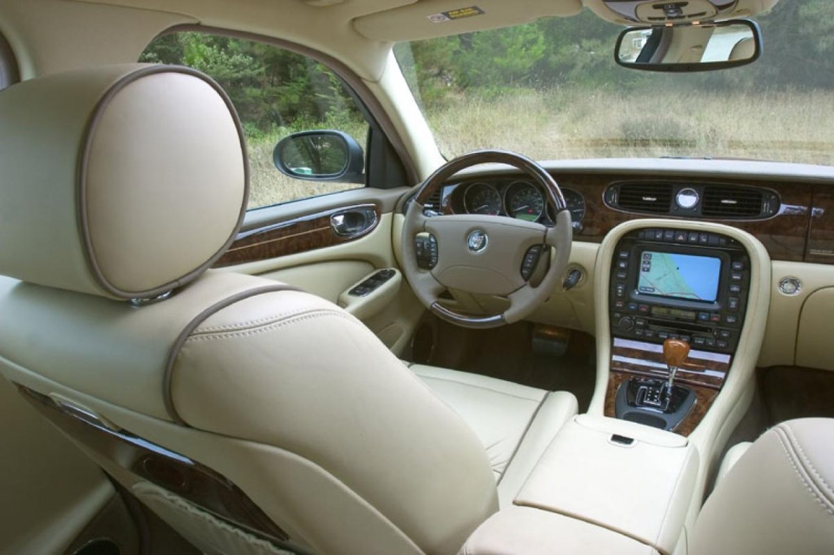 Jaguar XJ 2007 салон