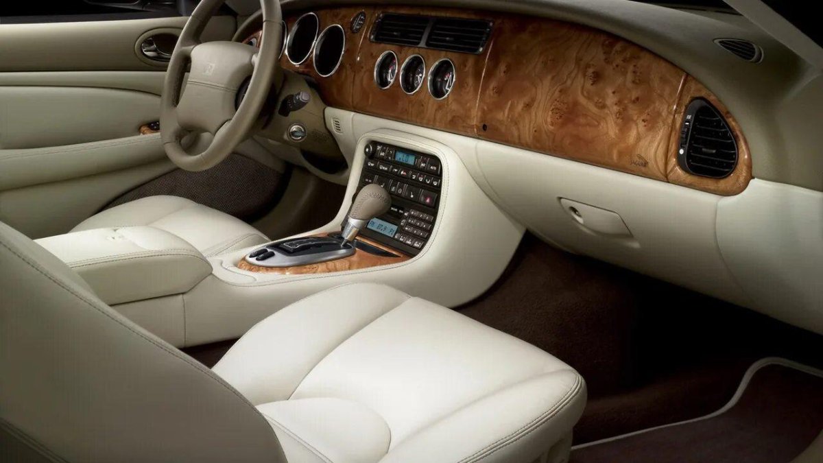 Ягуар xk8 салон