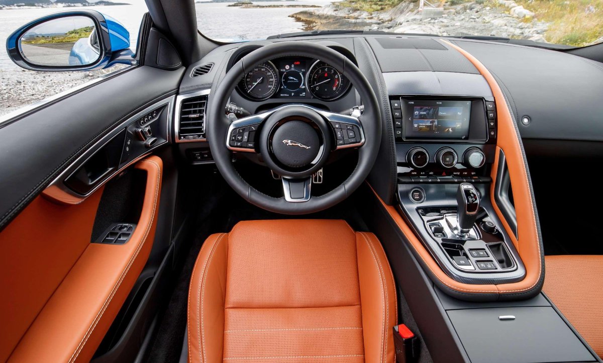 Ягуар f Type салон