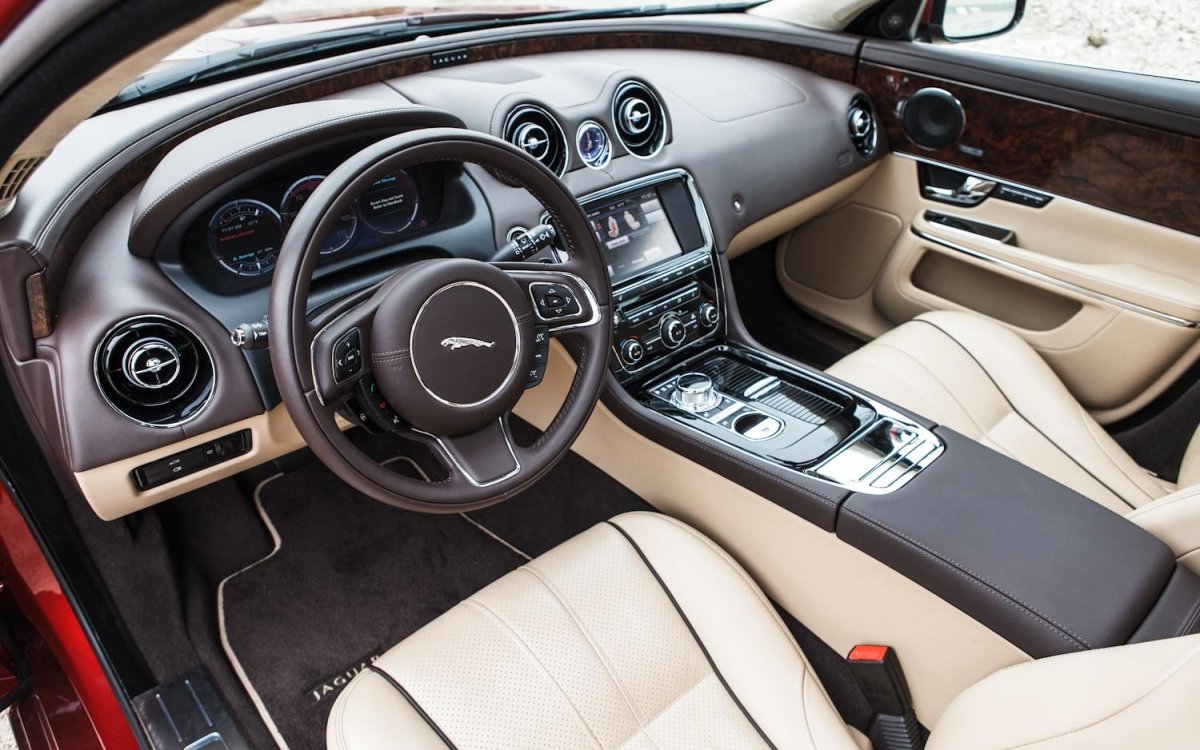Jaguar XJ 2022 салон