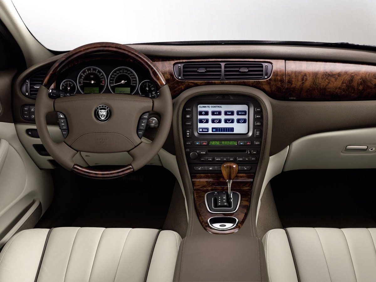 Jaguar s-Type 2007 салон
