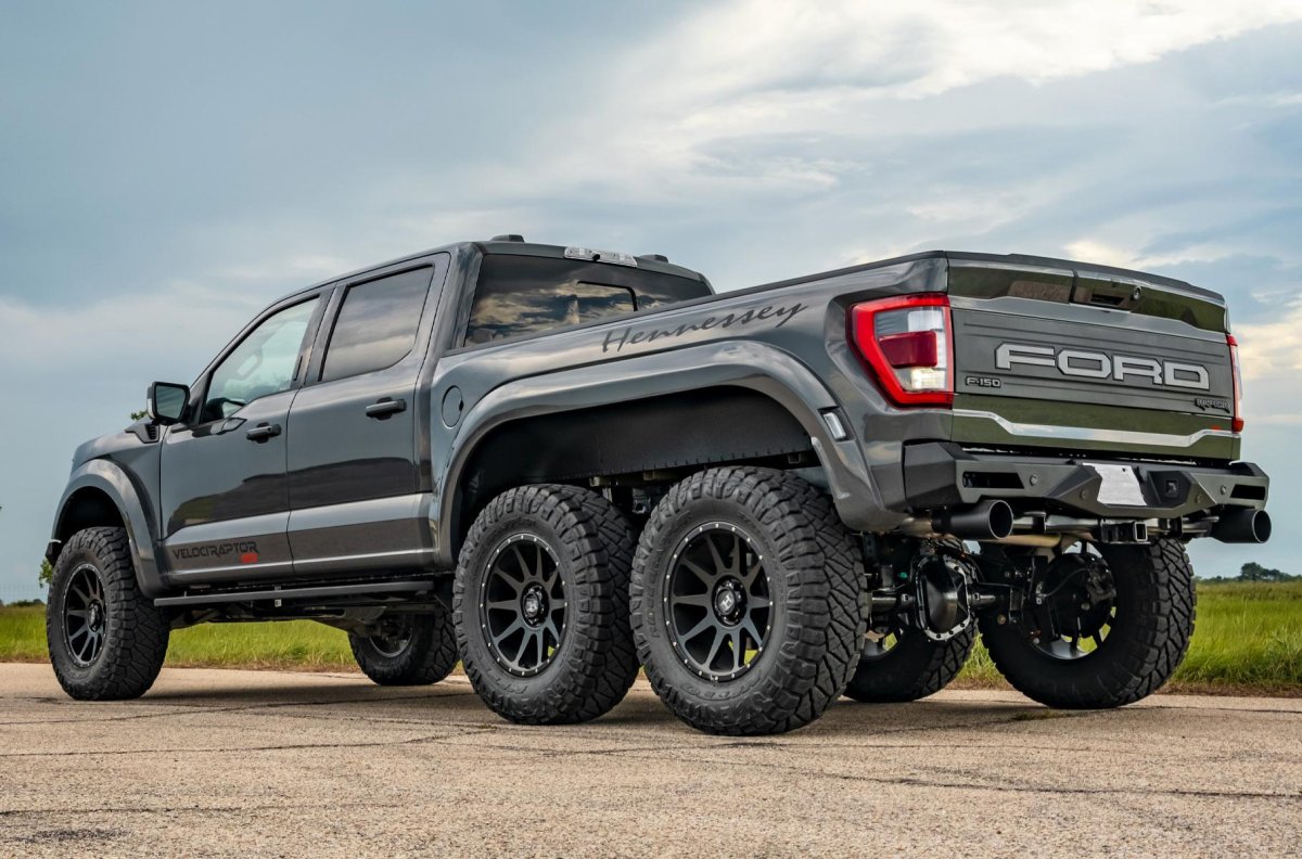 Ford Velociraptor 6x6