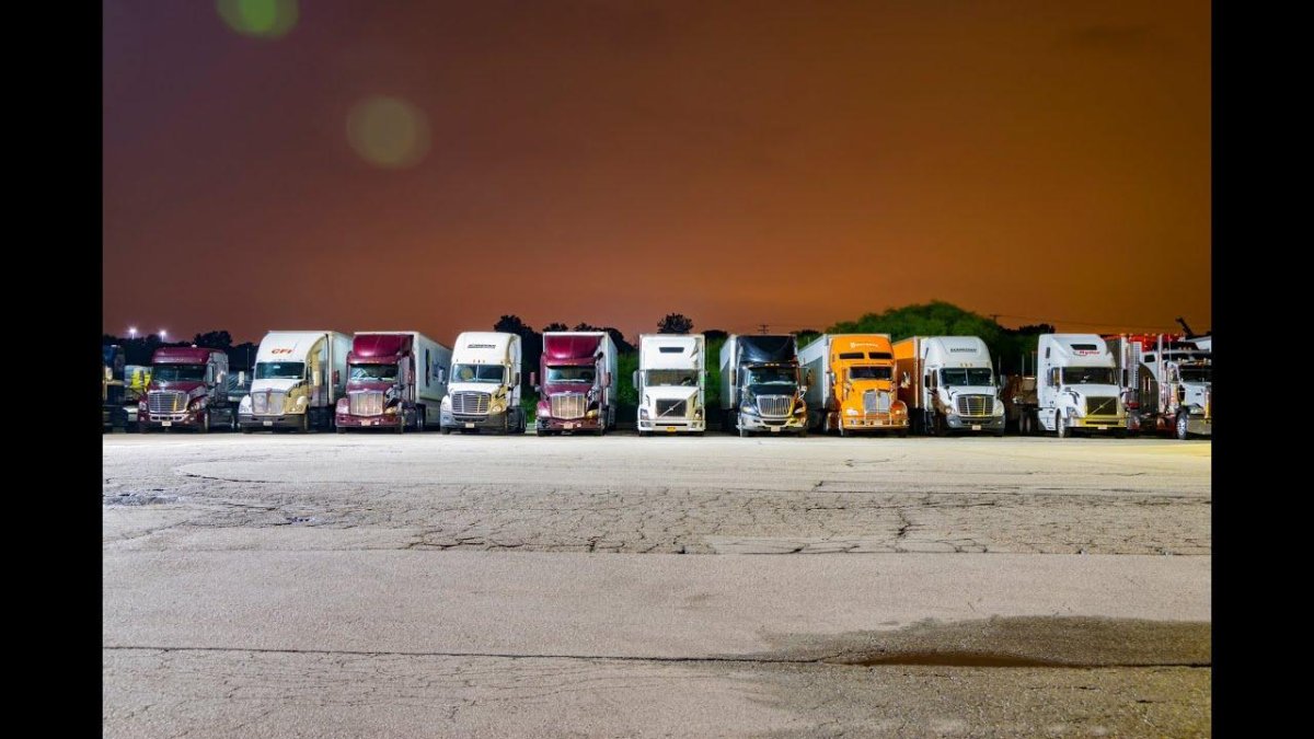 Автостоянка для грузовиков