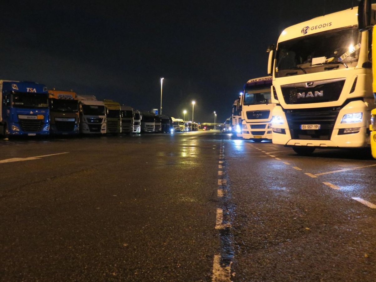 Стоянка дальнобойщиков