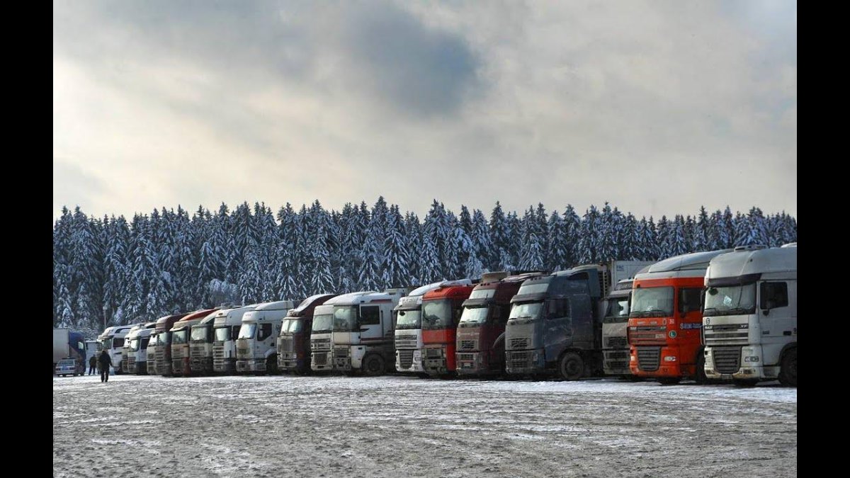 Стоянка дальнобойщиков