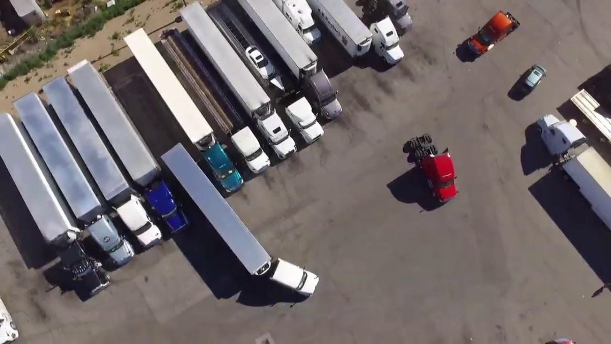 Парковщик полуприцепа