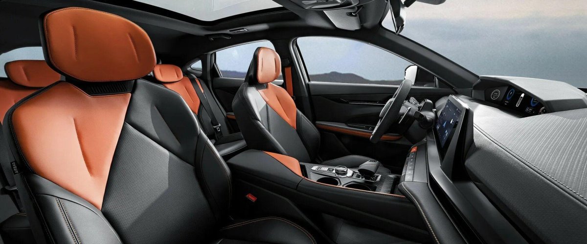 Чанган Uni v салон