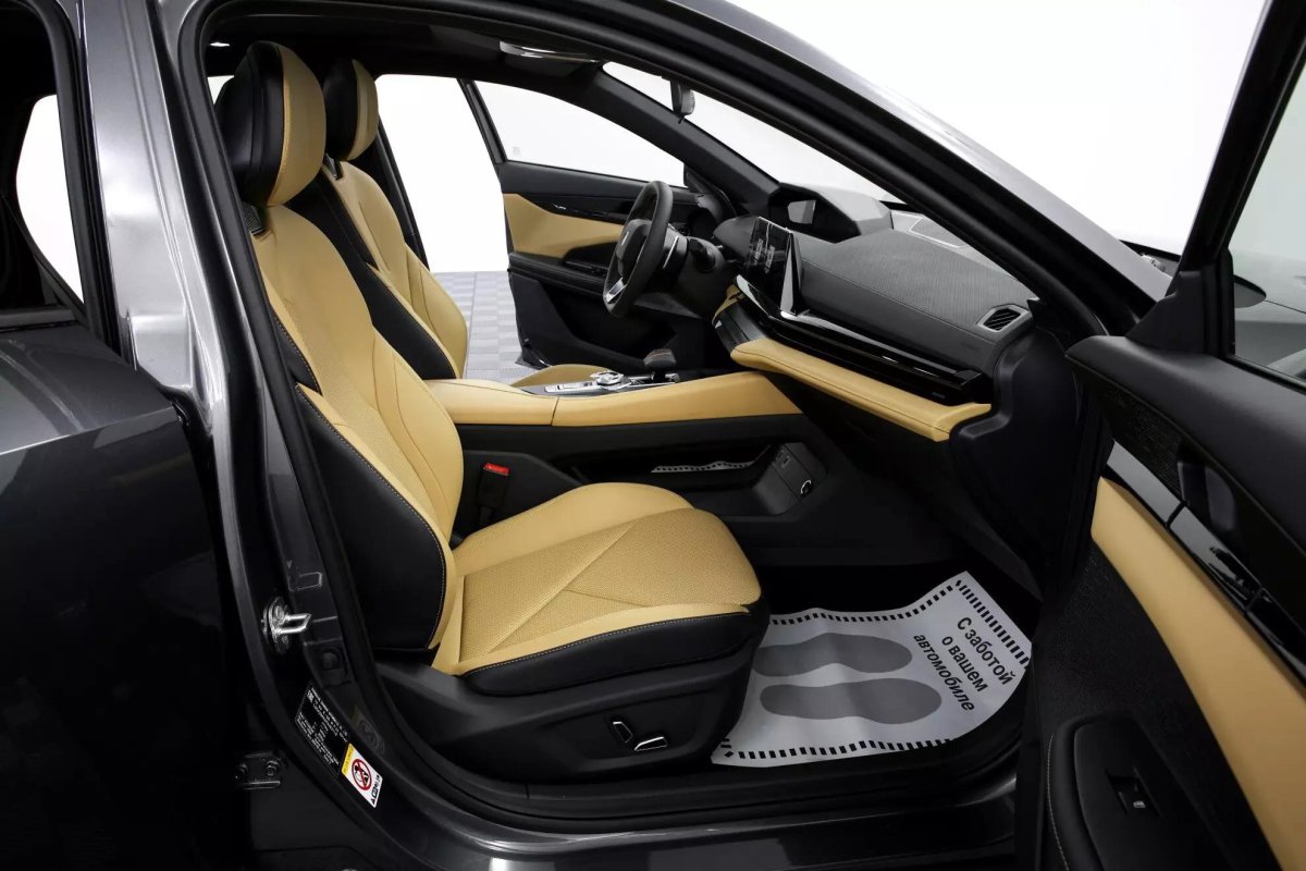 Чанган Uni v салон