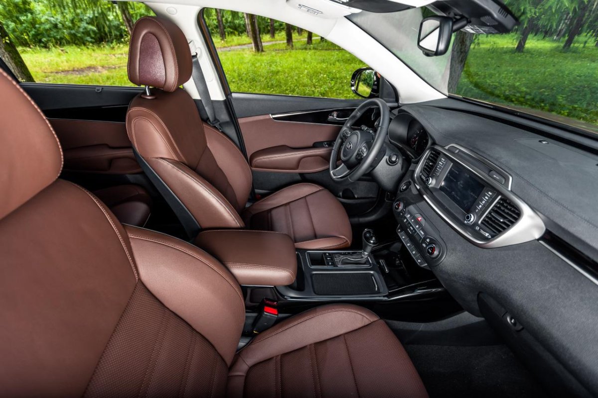 Kia кроссовер Соренто 2015 салон