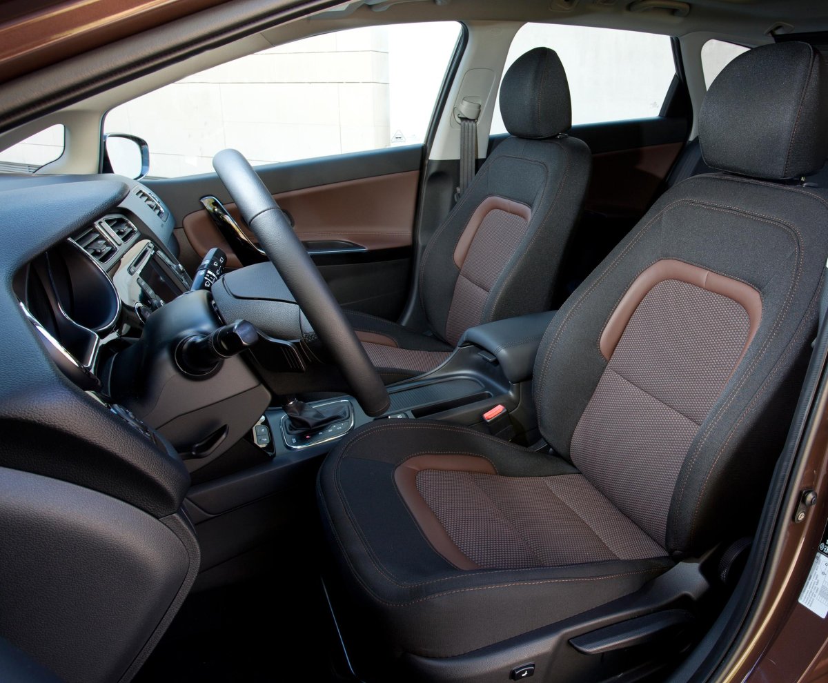 Kia Ceed SW 2013 салон