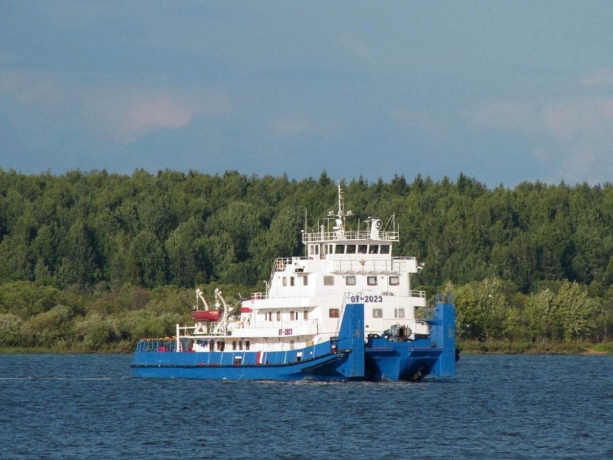 Буксир-толкач Озёрный