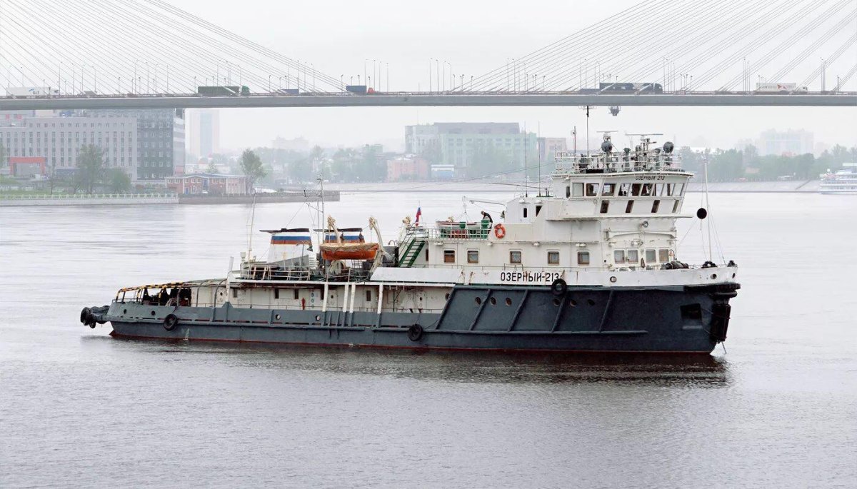 Теплоход толкач Озерный