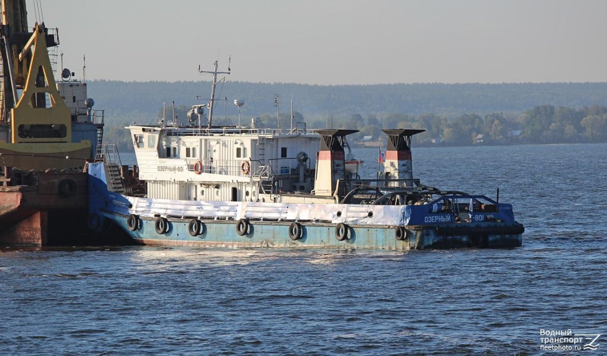 Теплоход толкач Озерный