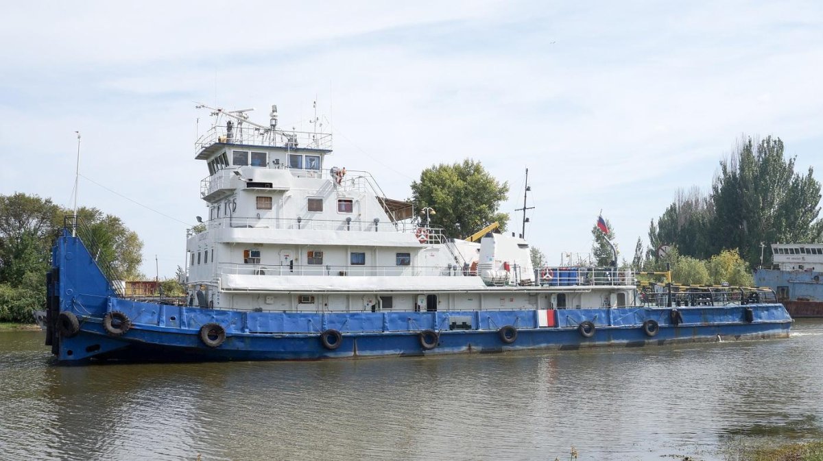 Буксир толкач 908