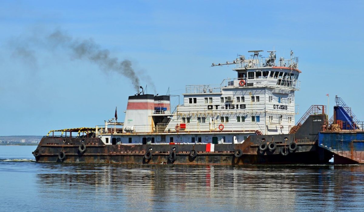 Теплоход буксир-толкач
