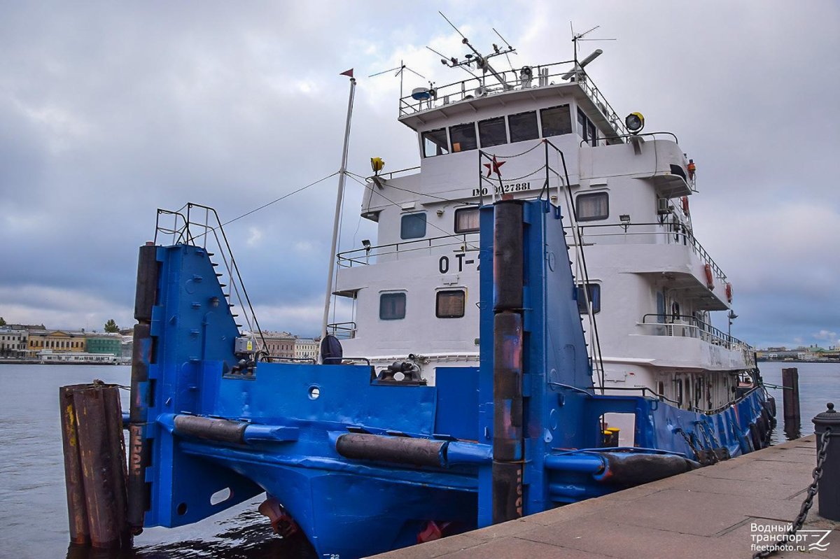 Буксир-толкач 1587