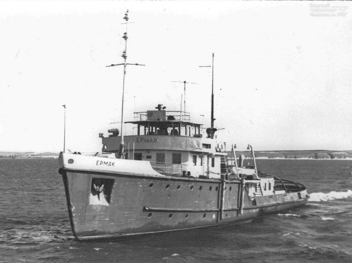 Теплоход Озерный Ермак