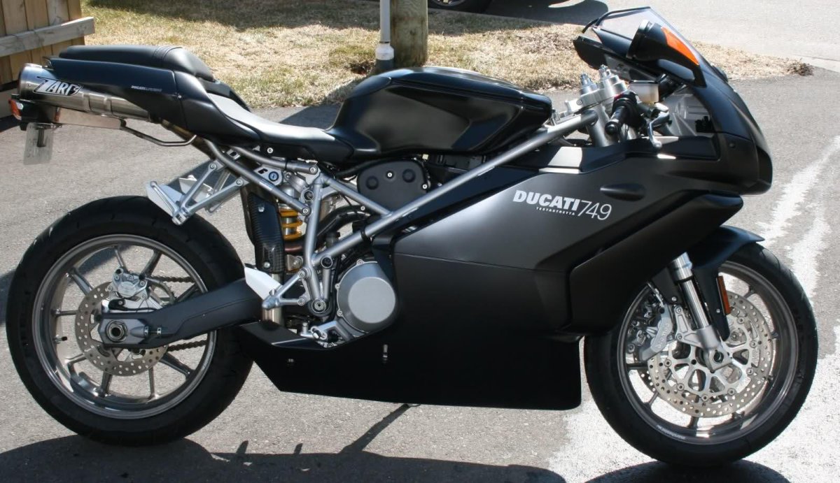 Ducati 749 Dark
